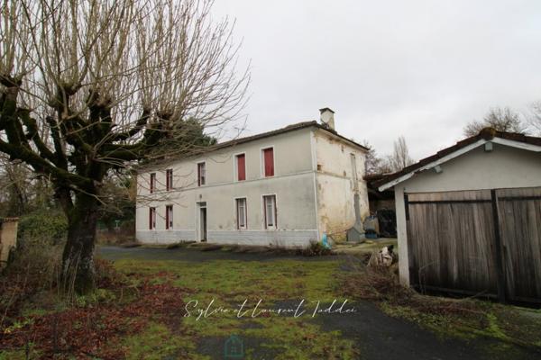 MAISON EN PIERRE A RENOVER - ENVIRONNEMENT CALME ET PRESERVE