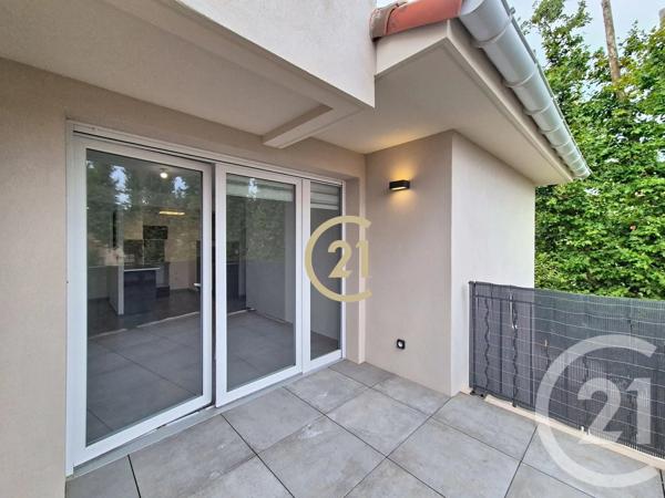 Appartement à vendre  2 pièces - 39,62 m 2   PELISSANNE  - 13