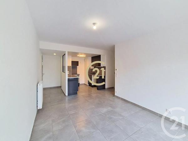 Appartement à vendre  2 pièces - 39,62 m 2   PELISSANNE  - 13