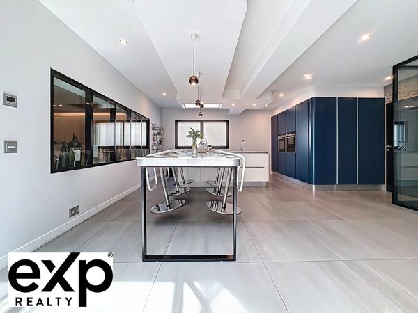 LOFT DE PRESTIGE À VENDRE MANTES-LA-JOLIE • 494m² • PISCINE • VUE COLLÉGIALE-5 chambres • Proche Paris train • 1 150 000 €