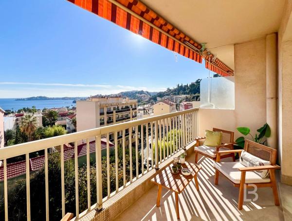 Appartement de 3 pièces au dernier étage avec terrasse et vue mer