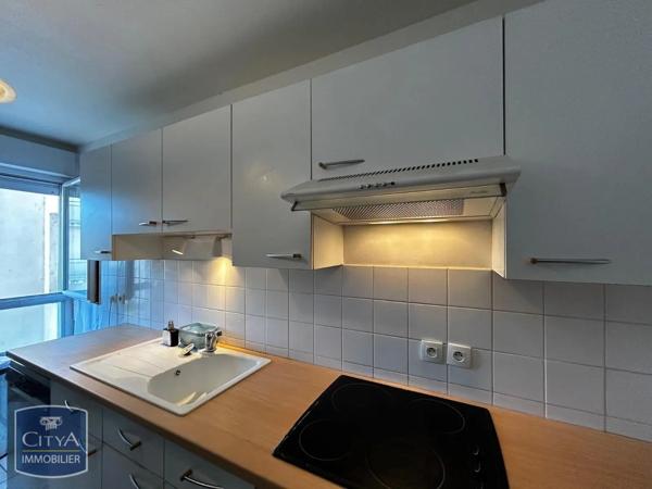 Appartement à louer 3 pièces 64.39m² Tours (37000)