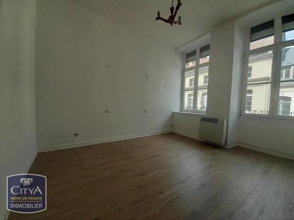 Appartement à louer 3 pièces 65.6m² Saint-Omer (62500)