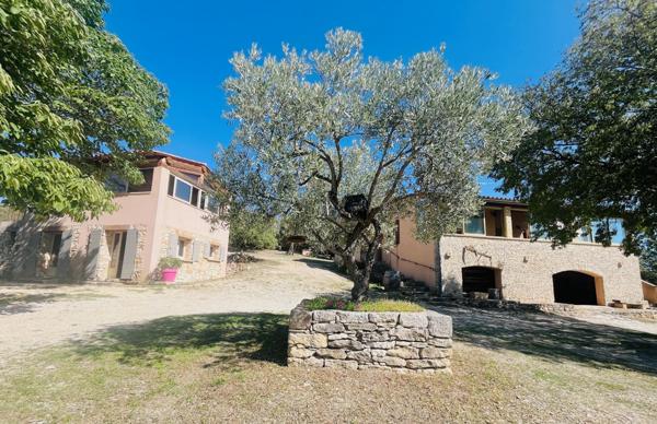 Saint-Saturnin-lès-Apt (84490) Vue dominante à 180° proche village !