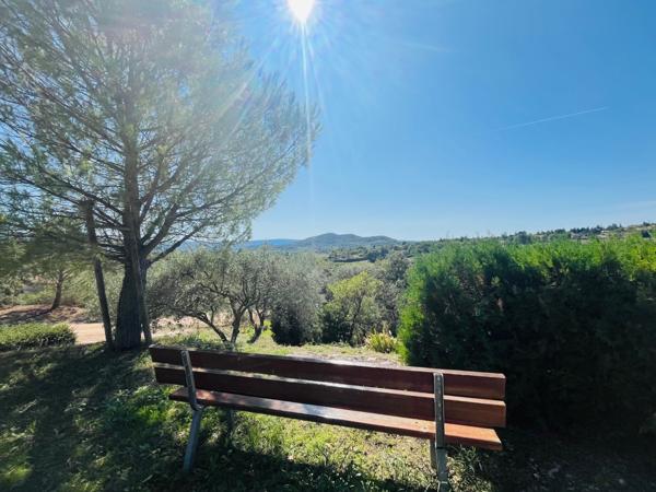 Saint-Saturnin-lès-Apt (84490) Vue dominante à 180° proche village !