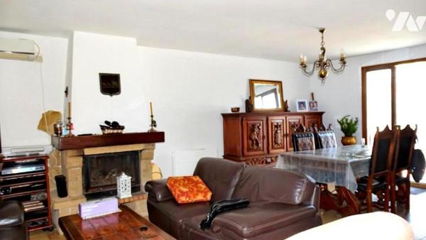 VILLA T5 AVEC GRAND GARAGE ATTENANT ET PISCINE A SAINT-MAXIMIN 