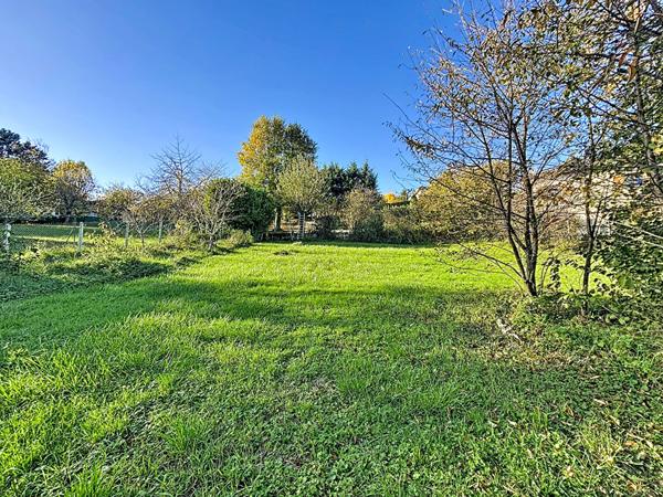 Terrain à bâtir Meximieux 904 m2, constructible, secteur calme et résidentiel