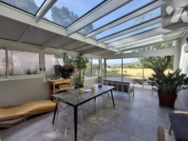 Maison T5 avec garage et véranda sur 9000m2 de jardin dans écrin de verdure