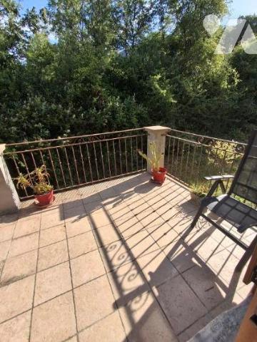 Maison T5 avec garage et véranda sur 9000m2 de jardin dans écrin de verdure
