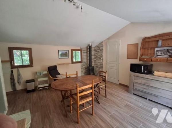 Maison T5 avec garage et véranda sur 9000m2 de jardin dans écrin de verdure
