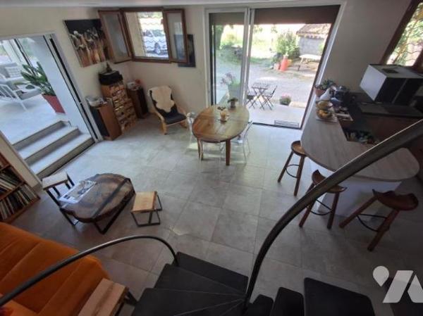 Maison T5 avec garage et véranda sur 9000m2 de jardin dans écrin de verdure