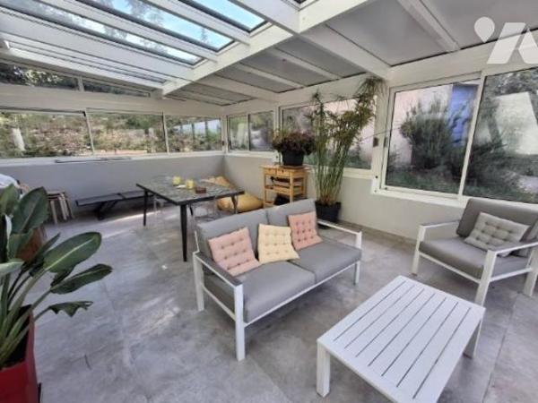 Maison T5 avec garage et véranda sur 9000m2 de jardin dans écrin de verdure