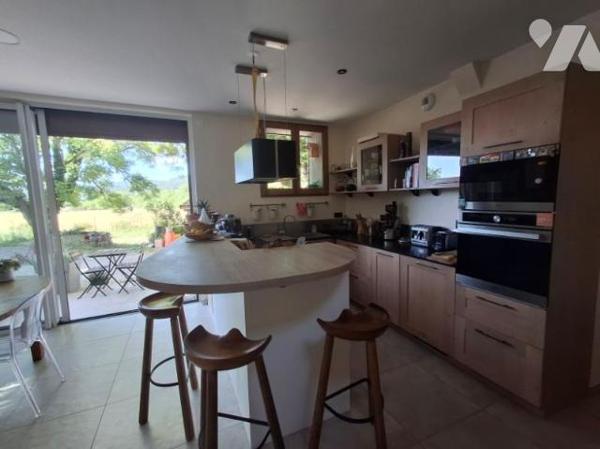 Maison T5 avec garage et véranda sur 9000m2 de jardin dans écrin de verdure