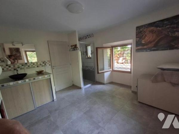 Maison T5 avec garage et véranda sur 9000m2 de jardin dans écrin de verdure