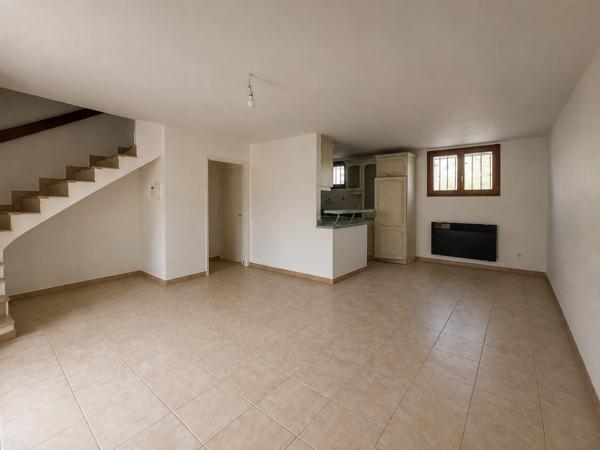 Appartement
         4 pièces
        - 67 m² 236 000 € *