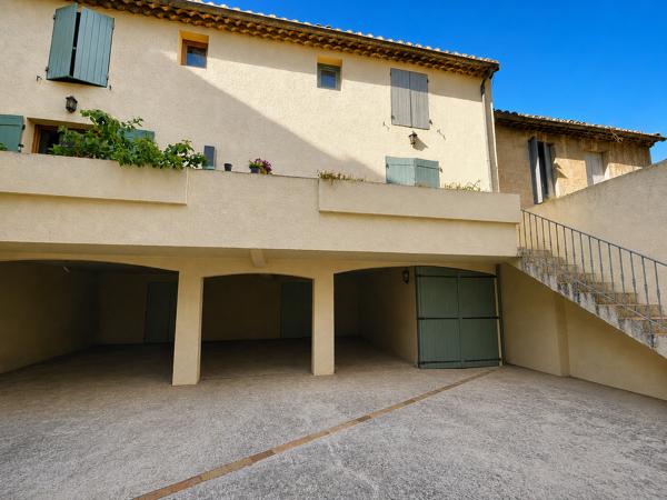 Appartement
         4 pièces
        - 67 m² 236 000 € *