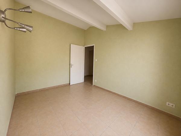 Appartement
         4 pièces
        - 67 m² 236 000 € *