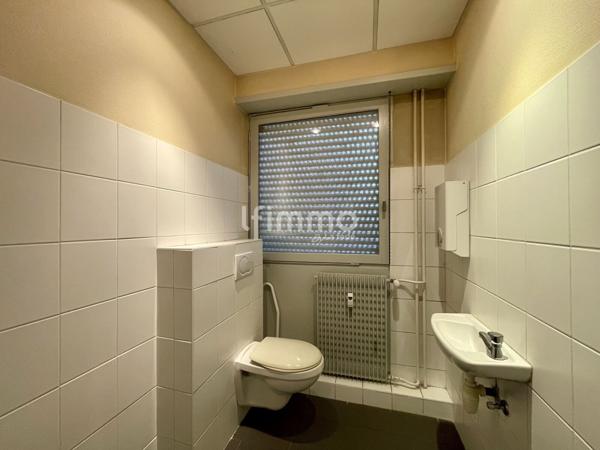 Spacieux et lumineux locaux professionnels au coeur du centre ville