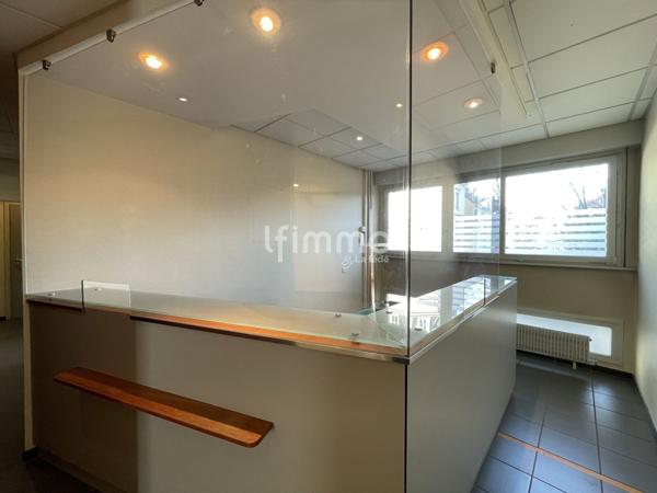 Spacieux et lumineux locaux professionnels au coeur du centre ville