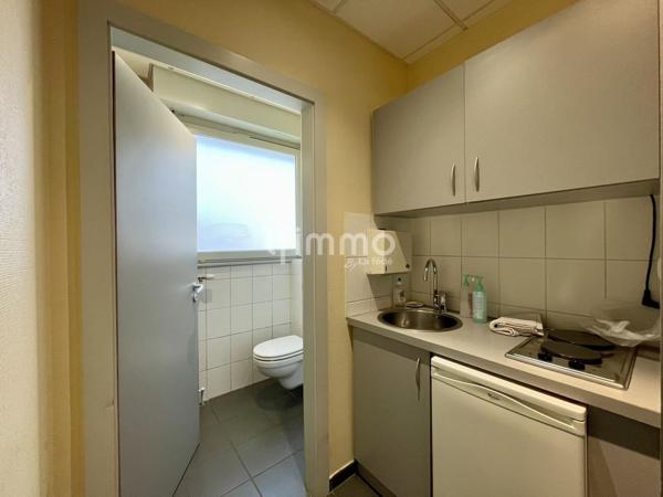 Spacieux et lumineux locaux professionnels au coeur du centre ville