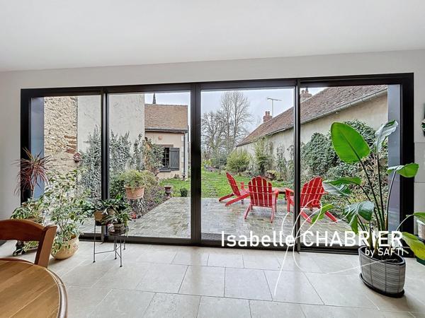 La Flèche centre. Maison avec jardin et vue Loir