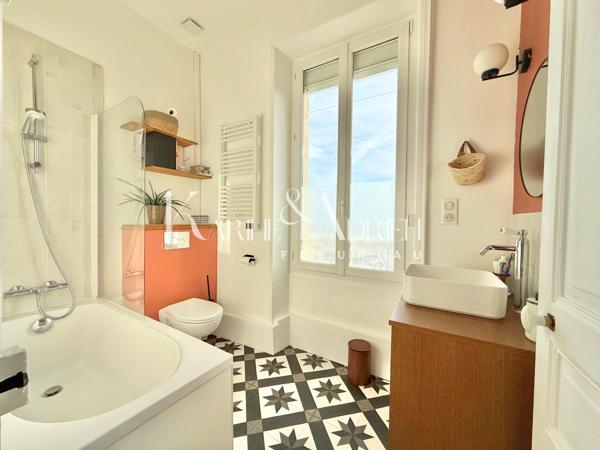 Maison de ville 3 chambres, bureau, véranda, cave et jardin