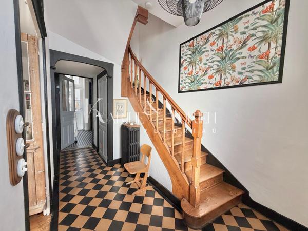 Maison de ville 3 chambres, bureau, véranda, cave et jardin