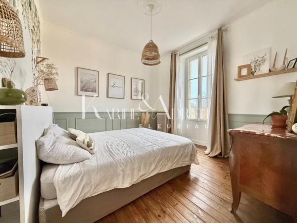 Maison de ville 3 chambres, bureau, véranda, cave et jardin