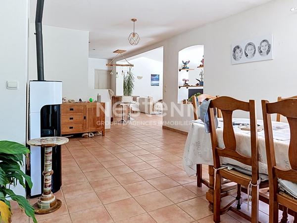 Maison 6 pièces à vendre à Saint Vallier de Thiey avec piscine et grand terrain