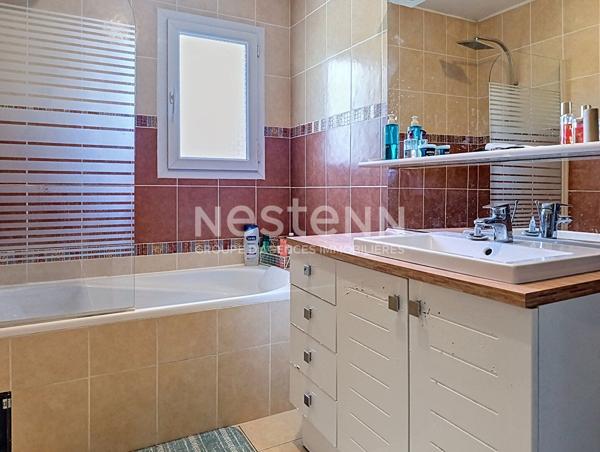 Maison 6 pièces à vendre à Saint Vallier de Thiey avec piscine et grand terrain