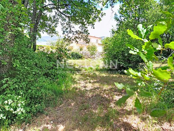 Maison 6 pièces à vendre à Saint Vallier de Thiey avec piscine et grand terrain