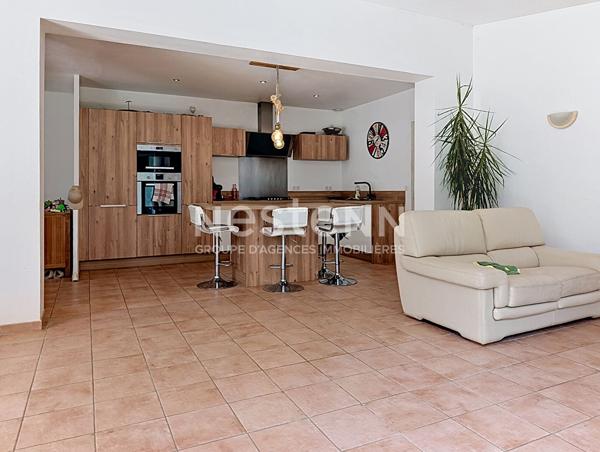 Maison 6 pièces à vendre à Saint Vallier de Thiey avec piscine et grand terrain
