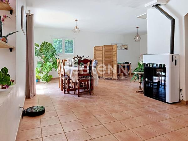 Maison 6 pièces à vendre à Saint Vallier de Thiey avec piscine et grand terrain