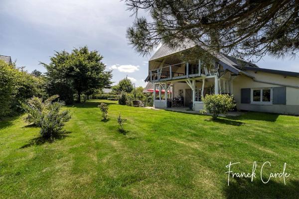 Maison de caractère sur près de 2000 m² de terrain, avec vue dégagée sur la campagne