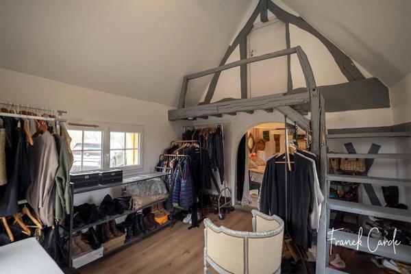 Maison de caractère sur près de 2000 m² de terrain, avec vue dégagée sur la campagne