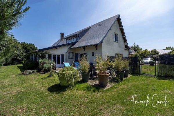 Maison de caractère sur près de 2000 m² de terrain, avec vue dégagée sur la campagne