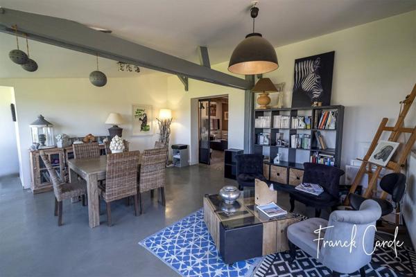 Maison de caractère sur près de 2000 m² de terrain, avec vue dégagée sur la campagne