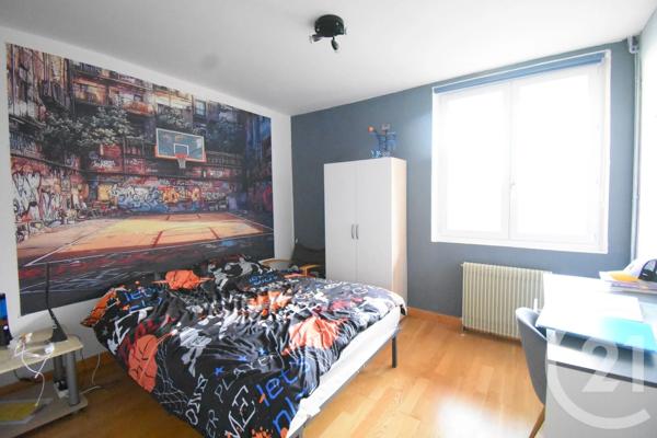 Maison à vendre  6 pièces - 129 m 2   VICHY  - 03