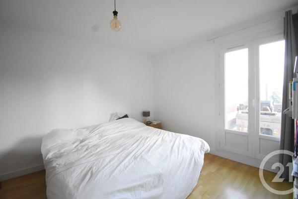 Maison à vendre  6 pièces - 129 m 2   VICHY  - 03