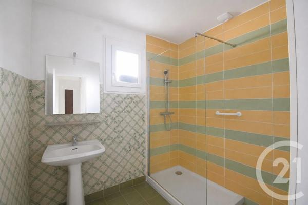 Maison à vendre  6 pièces - 129 m 2   VICHY  - 03