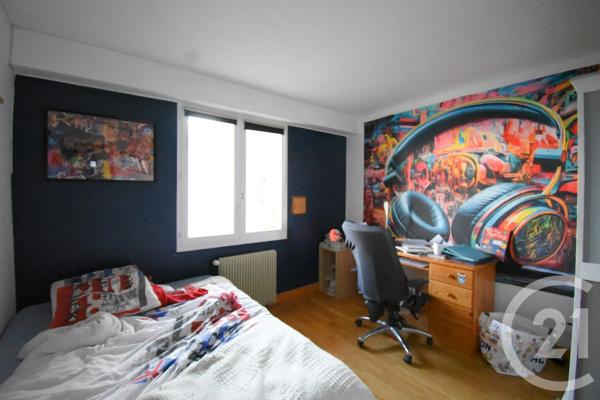 Maison à vendre  6 pièces - 129 m 2   VICHY  - 03