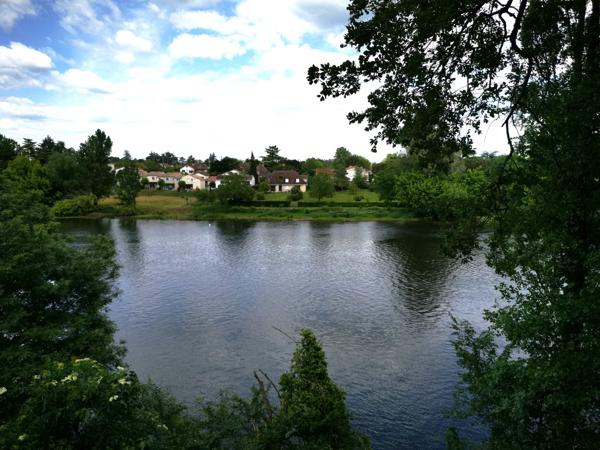 Propriété avec piscine, court de tennis et accès Dordogne