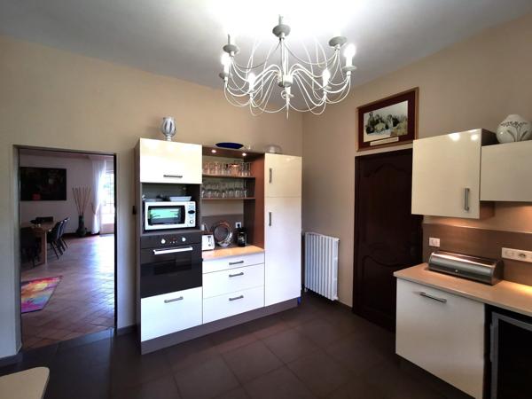 Propriété avec piscine, court de tennis et accès Dordogne