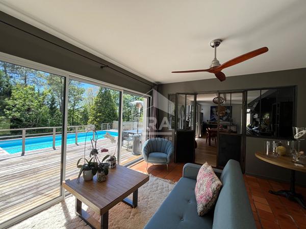 À vendre, à Boulazac (24750) superbe VILLA entièrement rénovée, sur les hauteurs de Périgueux