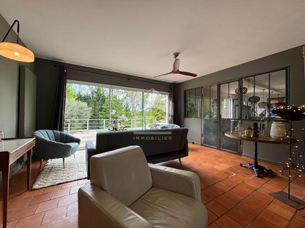 À vendre, à Boulazac (24750) superbe VILLA entièrement rénovée, sur les hauteurs de Périgueux