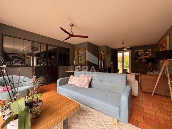 À vendre, à Boulazac (24750) superbe VILLA entièrement rénovée, sur les hauteurs de Périgueux