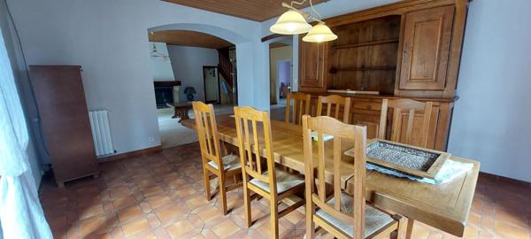 Ensemble immobilier Grateloup Saint Gayrand : Maison 8 pièce(s) 303 m2 + Appartement T2 indépendant+ Dépendances