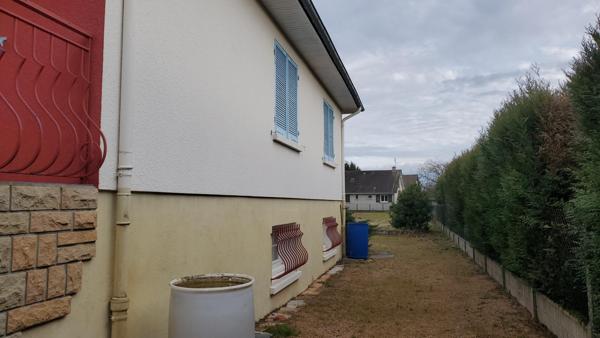 Maison T4 sur sous-sol avec 3 belles chambres, un grand garage, un terrain découpable et constructible et des aides de l'état pour la rénovation énergétique...