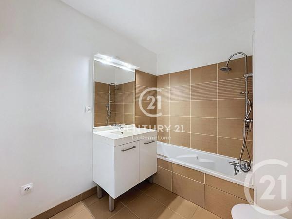Appartement T4 à vendre  4 pièces - 84,58 m 2   TASSIN LA DEMI LUNE  - 69