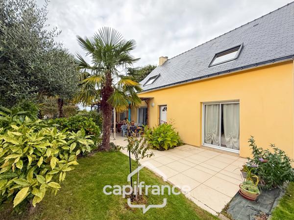 Spacieuse maison familiale en brique – 4 chambres, terrasse de 60 m² avec pergola – Proximité immédiate du centre de Noyal-Pontivy